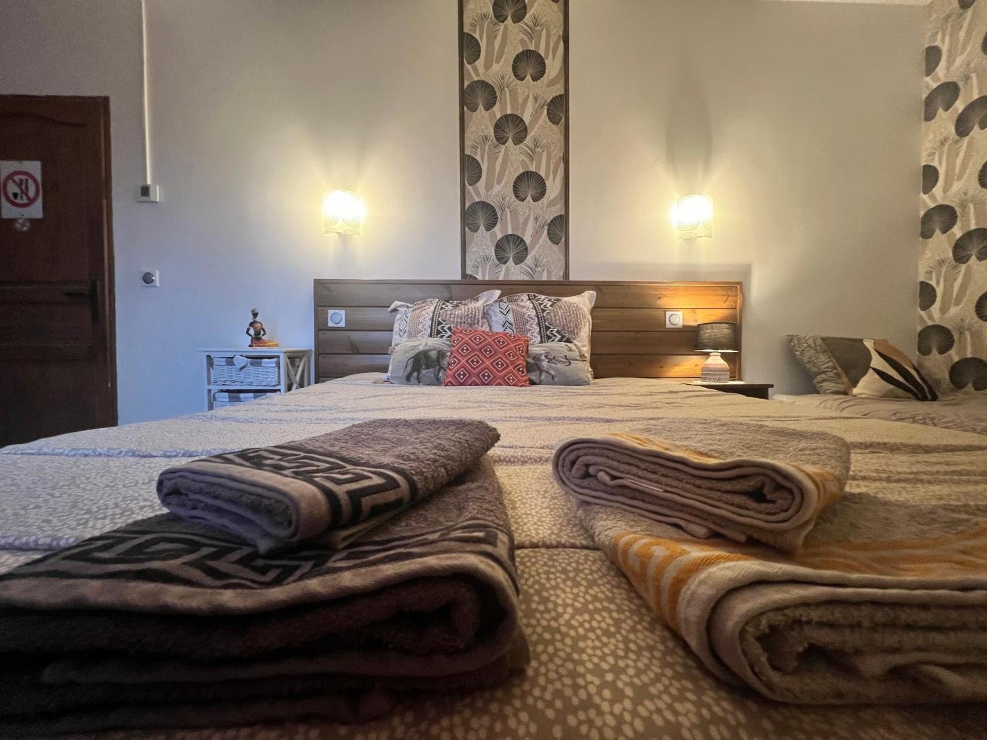 Chambres D'Hotes Le Saint Victor - Provence, Vaucluse Pernes-les-Fontaines Zewnętrze zdjęcie
