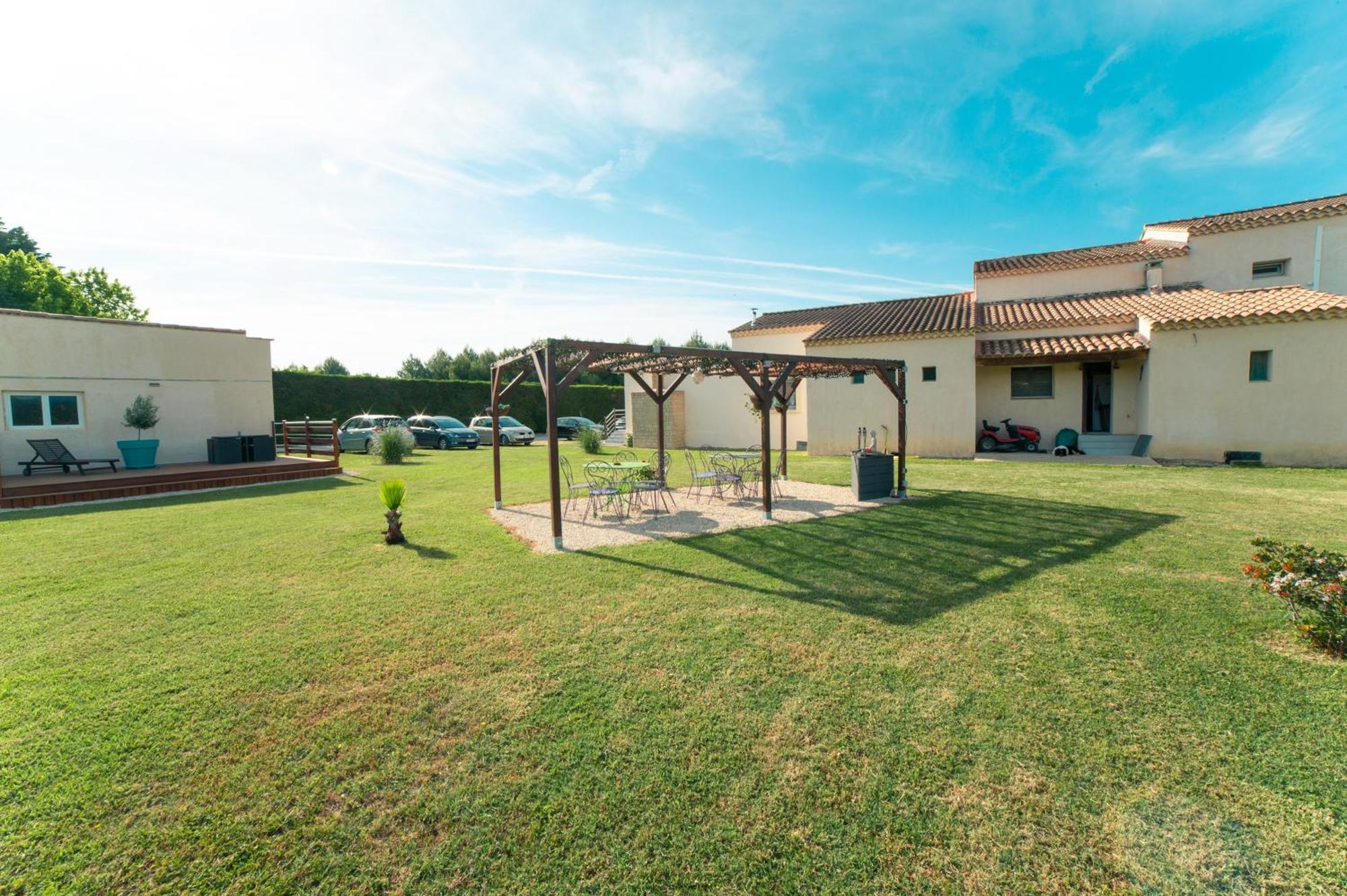 Chambres D'Hotes Le Saint Victor - Provence, Vaucluse Pernes-les-Fontaines Zewnętrze zdjęcie
