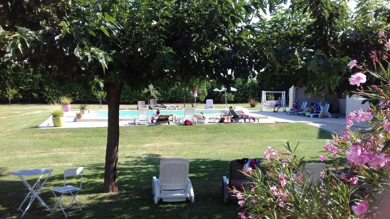 Chambres D'Hotes Le Saint Victor - Provence, Vaucluse Pernes-les-Fontaines Zewnętrze zdjęcie